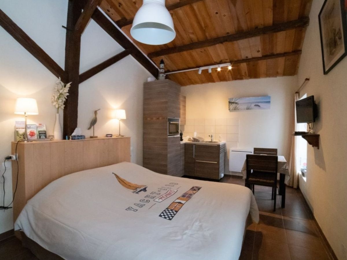 kamer met kleine keuken in Frankrijk