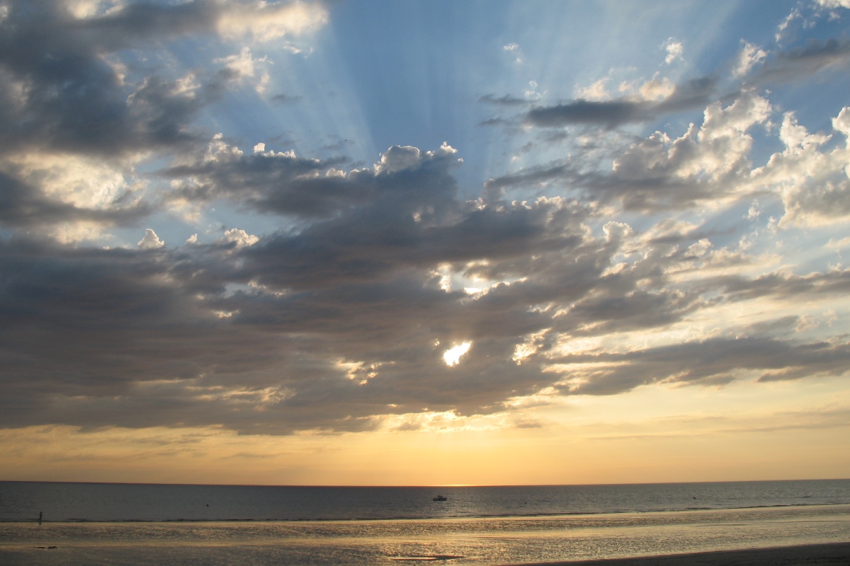 zonsondergang-strand-notre-dame-de-monts Zonsondergang op het strand van Notre-Dame-de-Monts in de Vendée